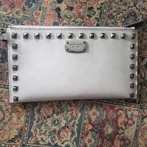 Michael kors wristlet